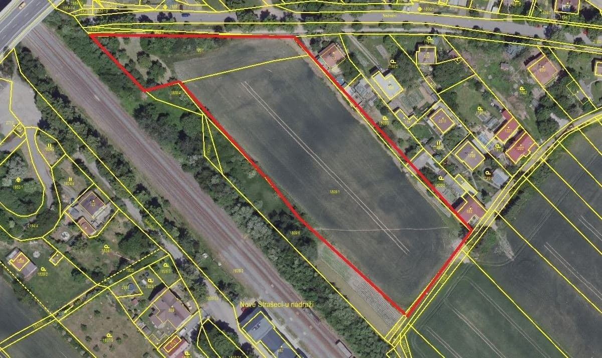 Prodej pozemku 12266 m²