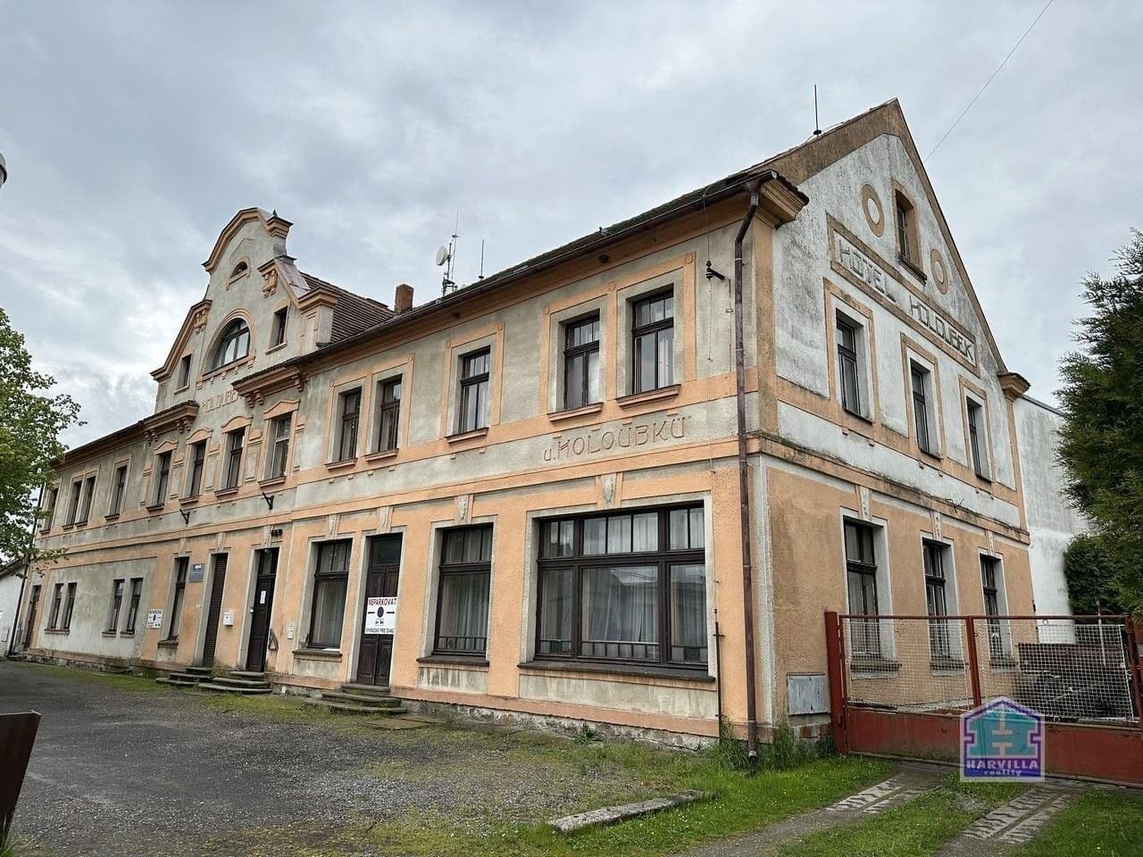 Prodej komerčního prostoru 2500 m²