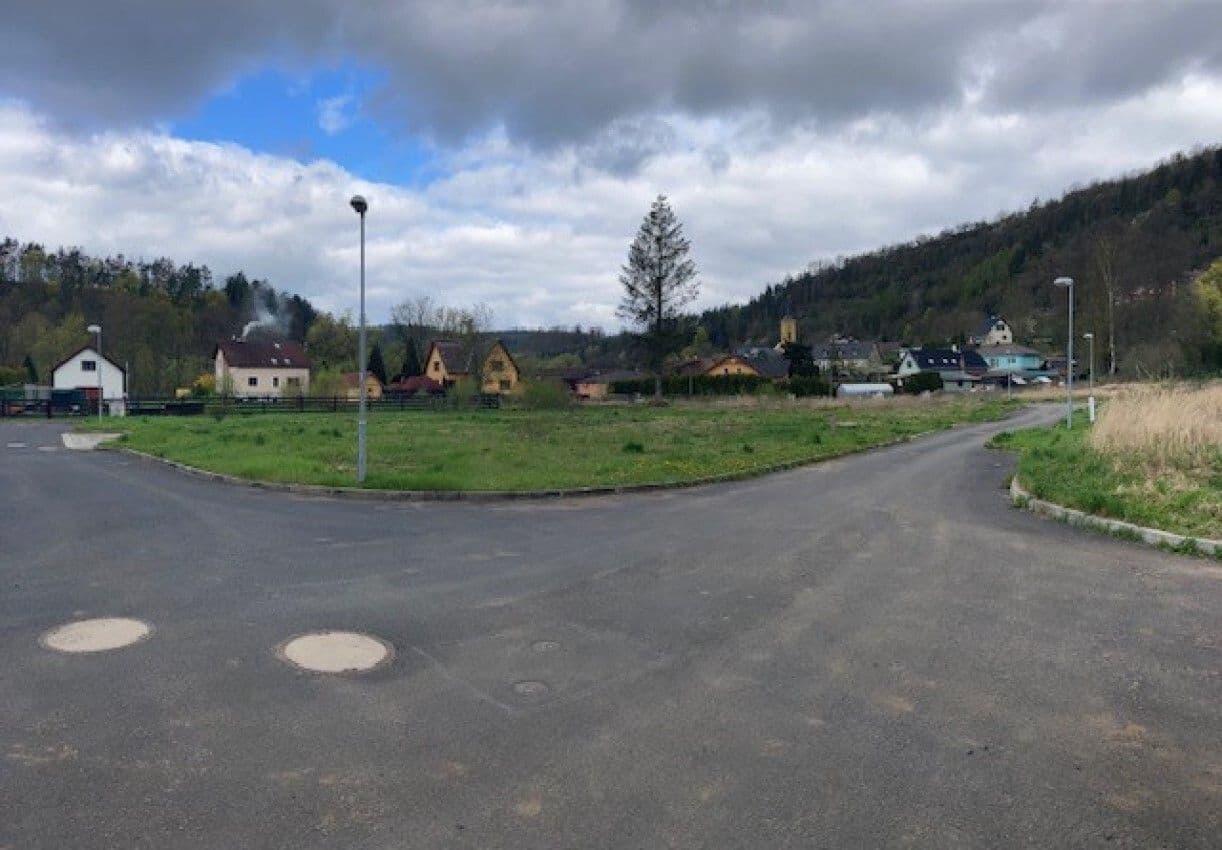 Prodej pozemku 1200 m²