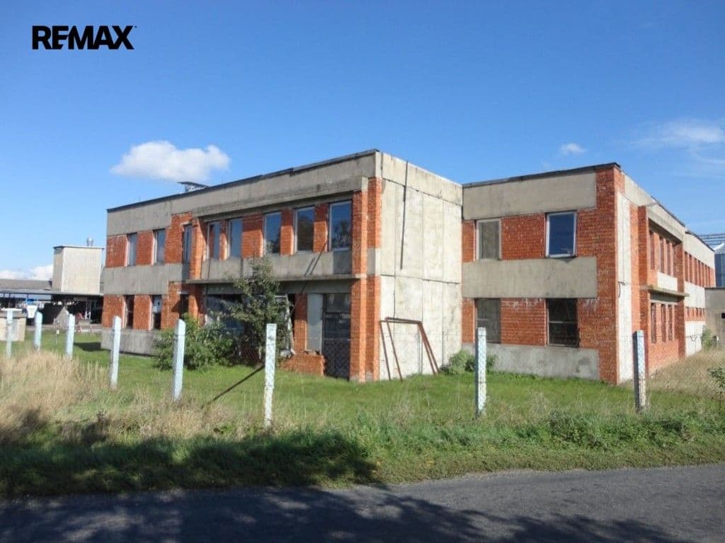 Prodej komerčního prostoru 1600 m²