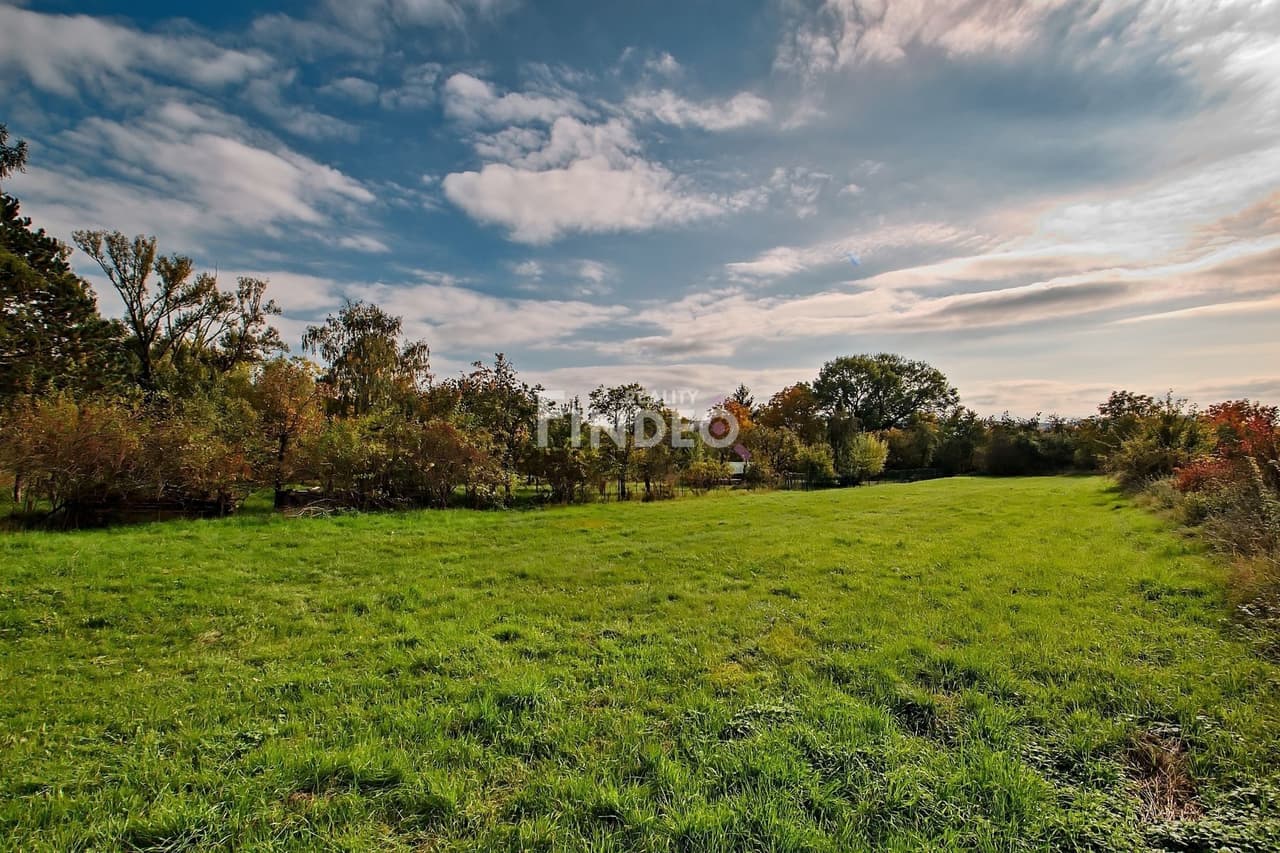Prodej pozemku 1936 m²