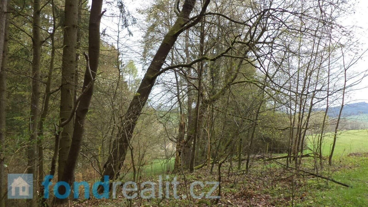 Prodej pozemku 1208 m²