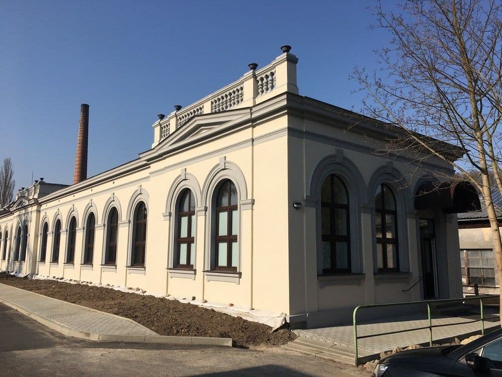 Pronájem komerčního prostoru 390 m²