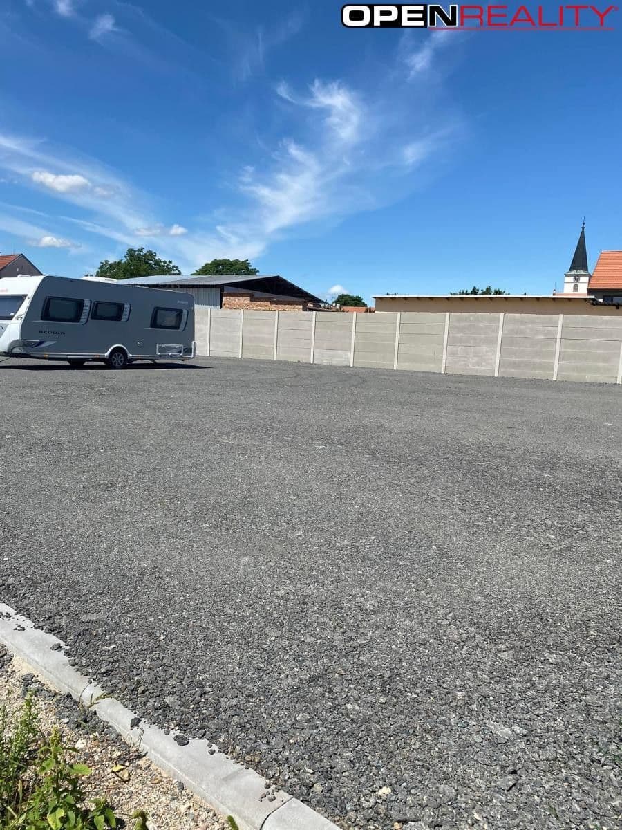 Pronájem pozemku 600 m²