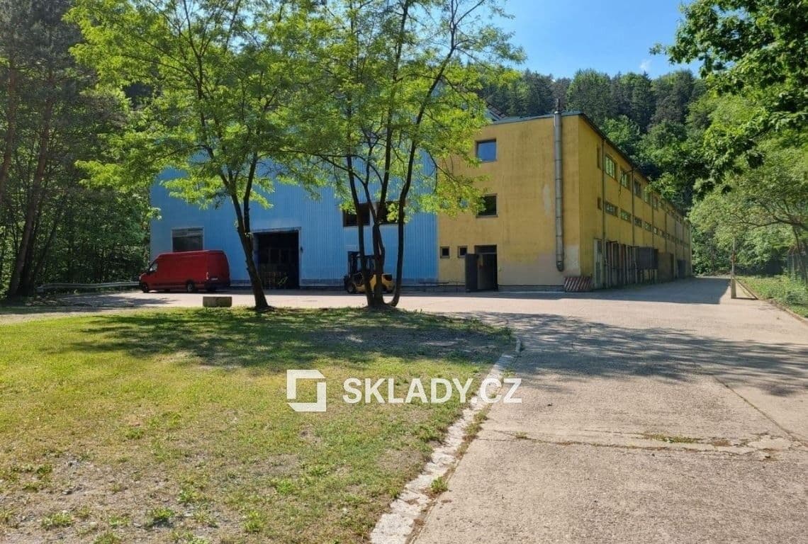 Pronájem komerčního prostoru 500 m²