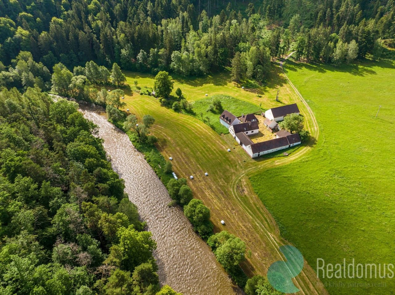 Prodej domu 1300 m²