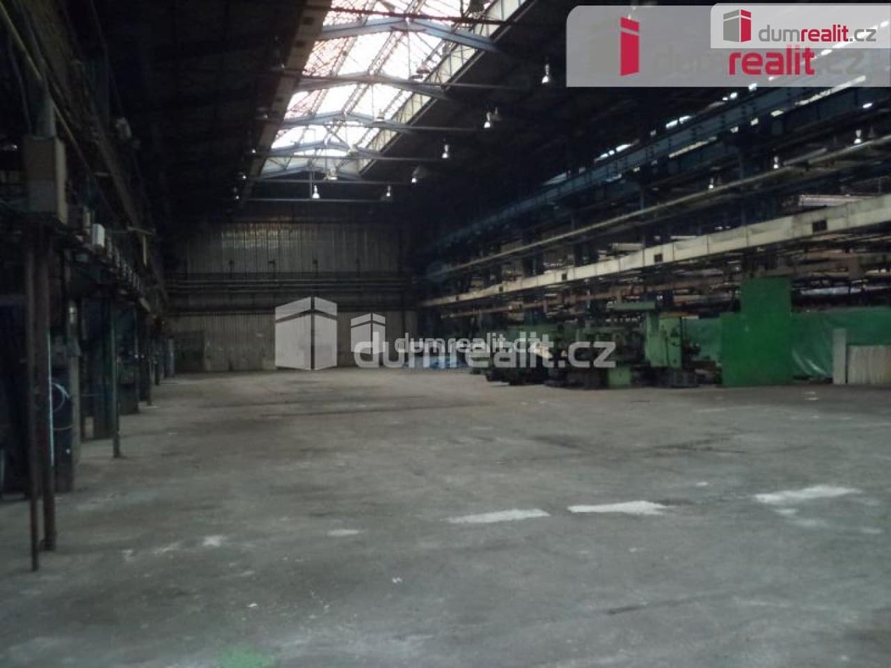 Pronájem komerčního prostoru 600 m²