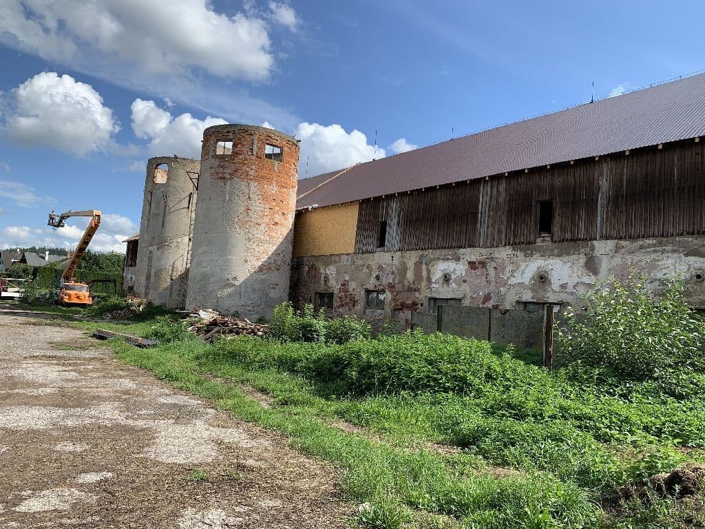 Prodej komerčního prostoru 1700 m²