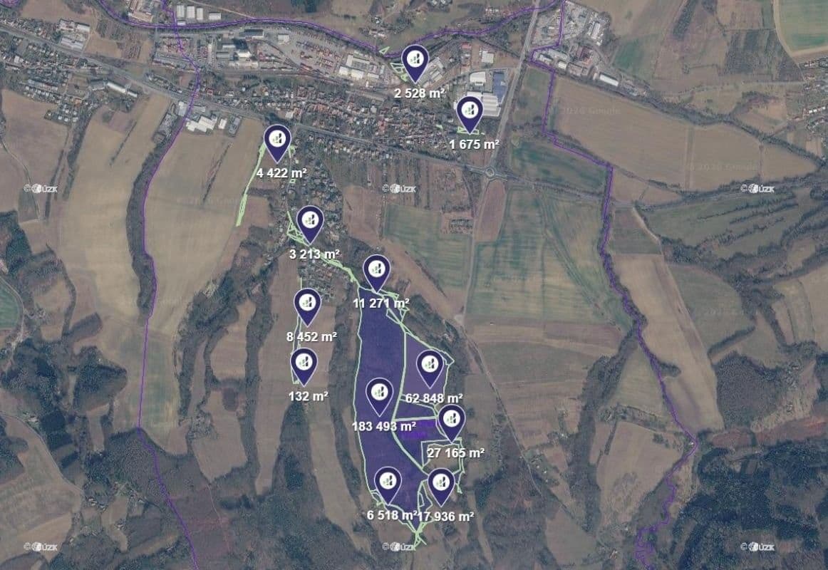 Prodej pozemku 3746 m²