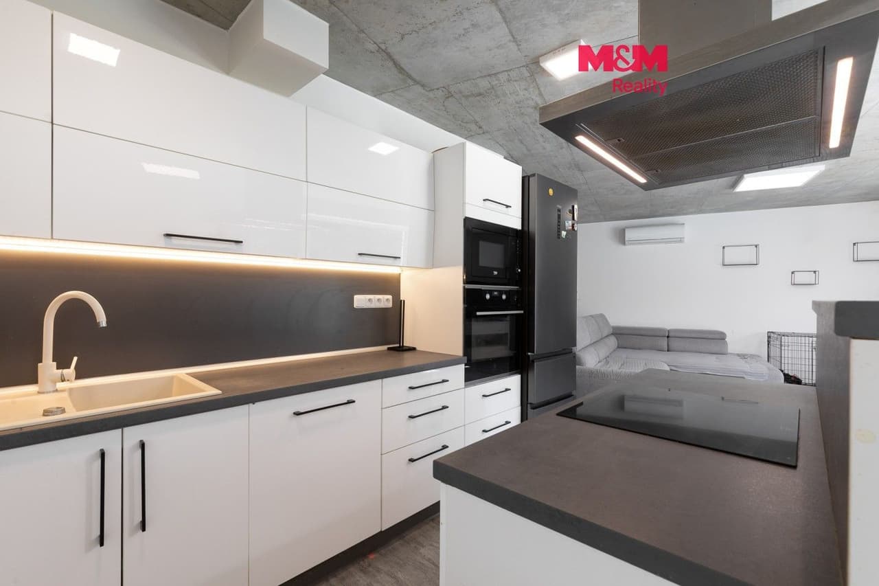 Pronájem bytu 3+kk 90 m²