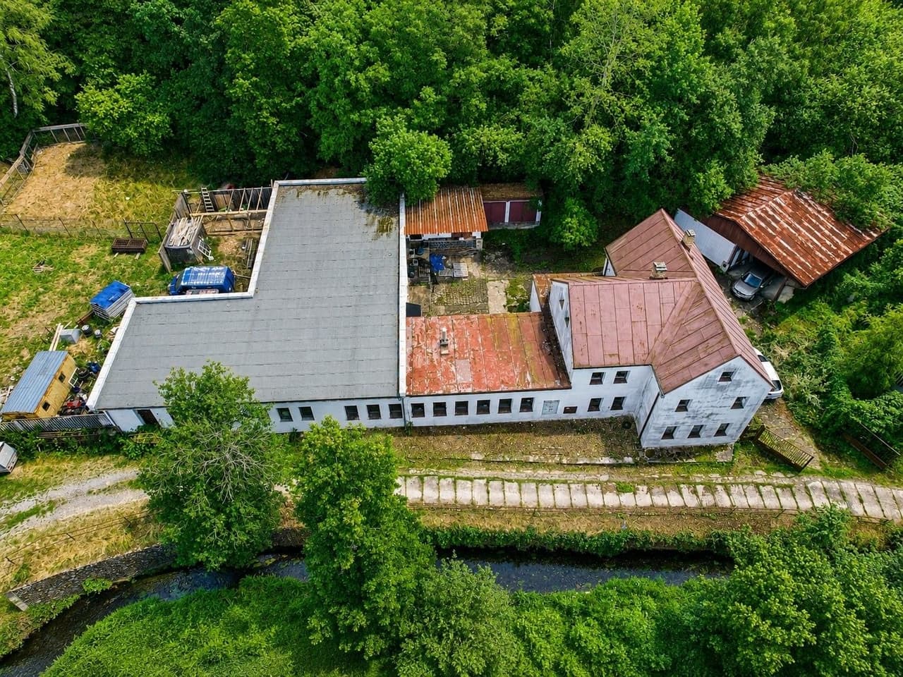 Prodej komerčního prostoru 600 m²