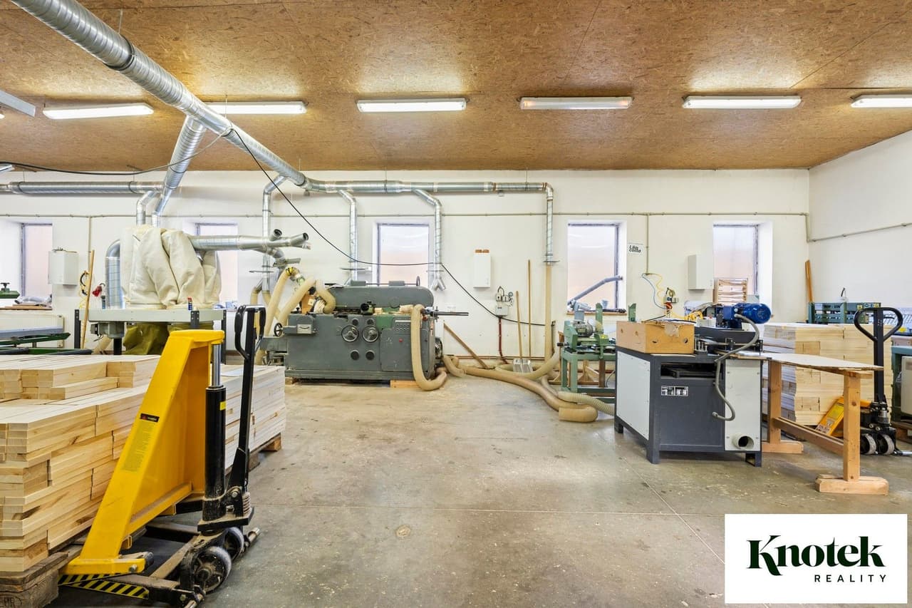 Pronájem komerčního prostoru 479 m²