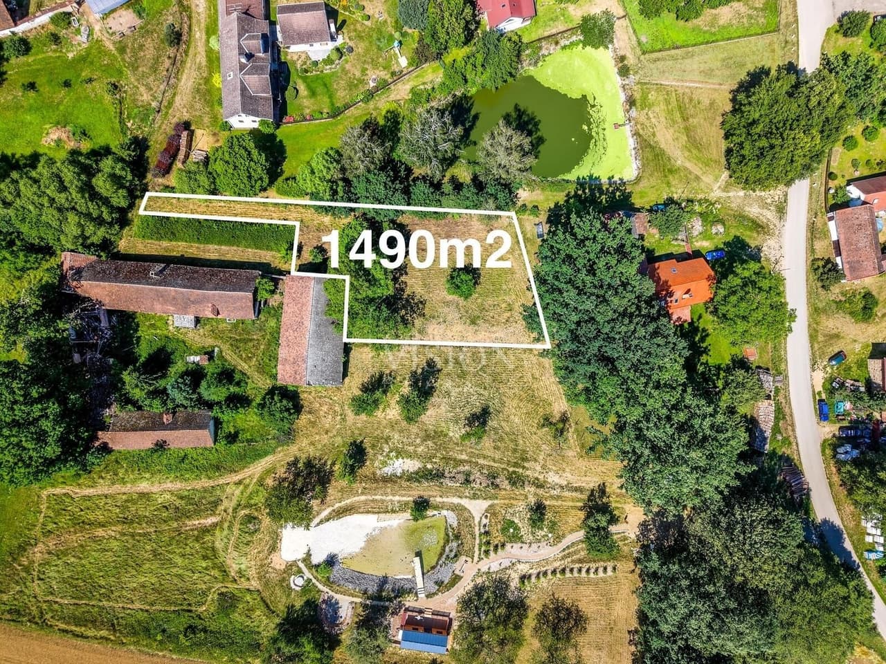 Prodej pozemku 1490 m²
