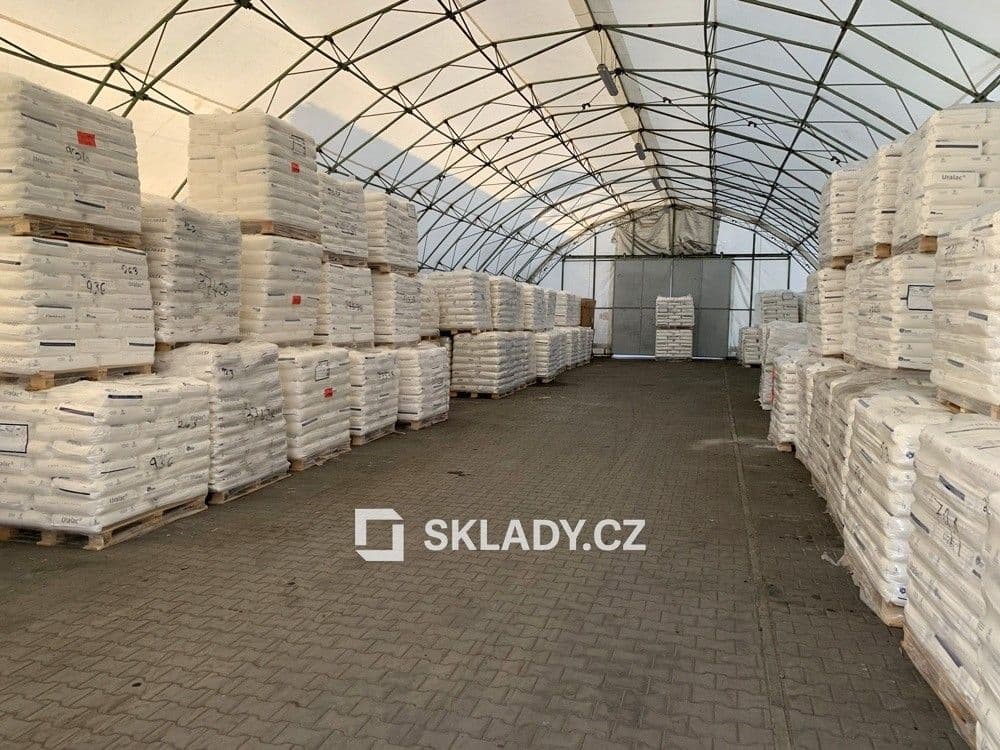 Pronájem komerčního prostoru 360 m²