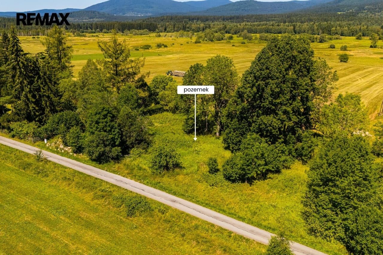Prodej pozemku 1870 m²