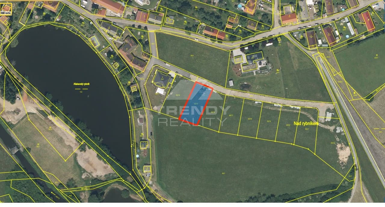 Prodej pozemku 1069 m²